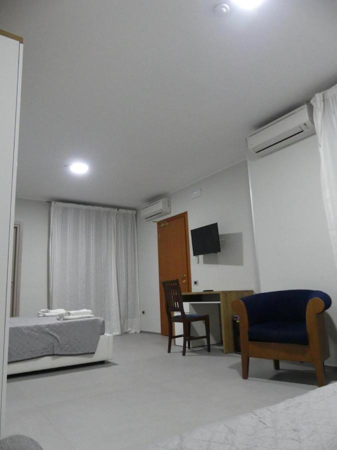 Albergo Piazza Risorgimento Porto Cesareo Exterior foto